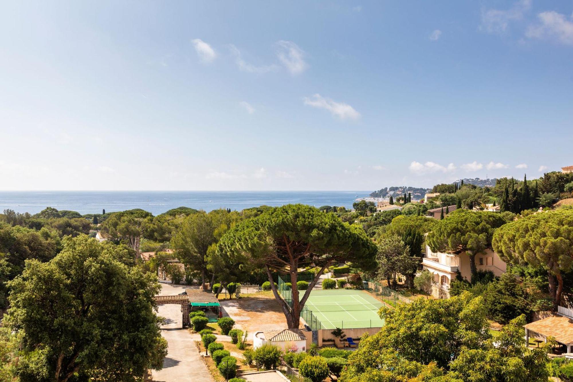 Hotel Du Parc Cavalaire Sur Mer Bagian luar foto